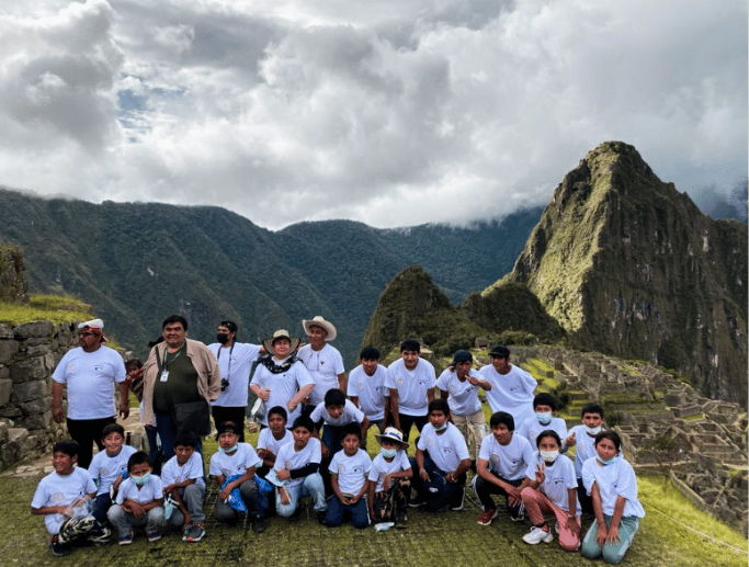 Photo of members of Azul Wasi